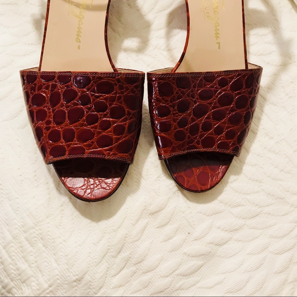 Salvatore Ferragamo Sandals 🤤💛